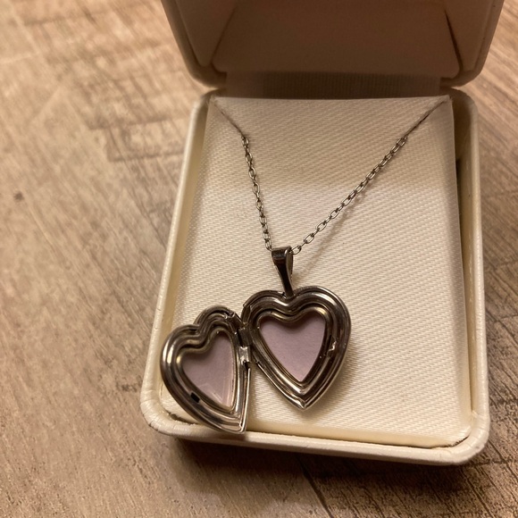 NWT diamond accent heart locket necklace - Picture 5 of 6